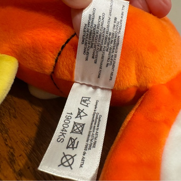 EUC Pokémon Plush Magikarp Karp Fish Orange & Yellow WCT Wicked Cool Toys 8” - Picture 6 of 6